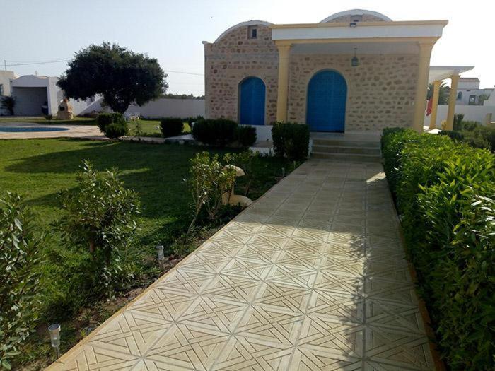 With Swimming Pool In Djerba Midoun Villa Al Maqarisah